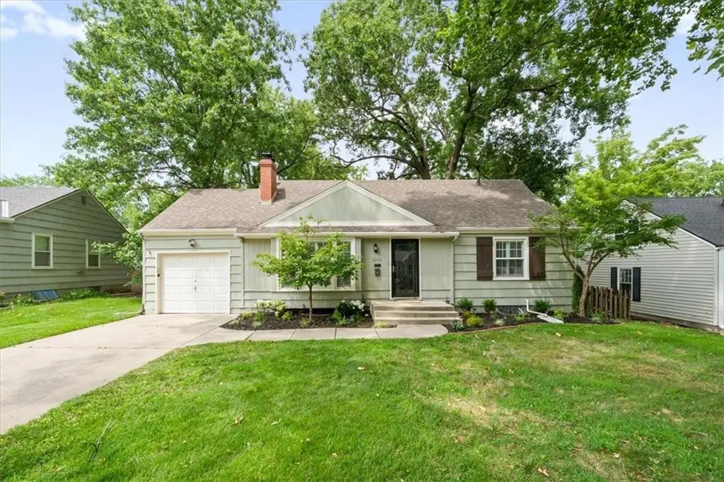 5200 W 72nd Street, Prairie Village, KS 66208 - #1