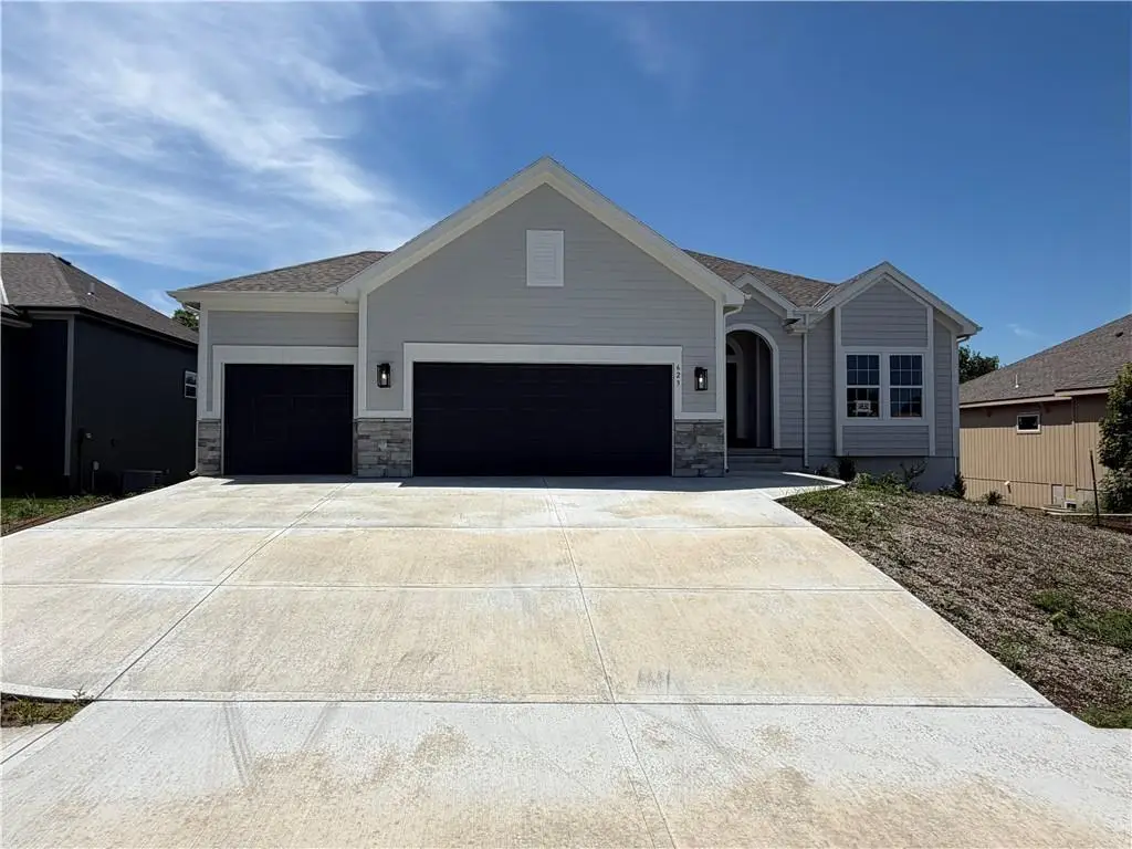 623 E 13th Street, Kearney, MO 64060 - #1