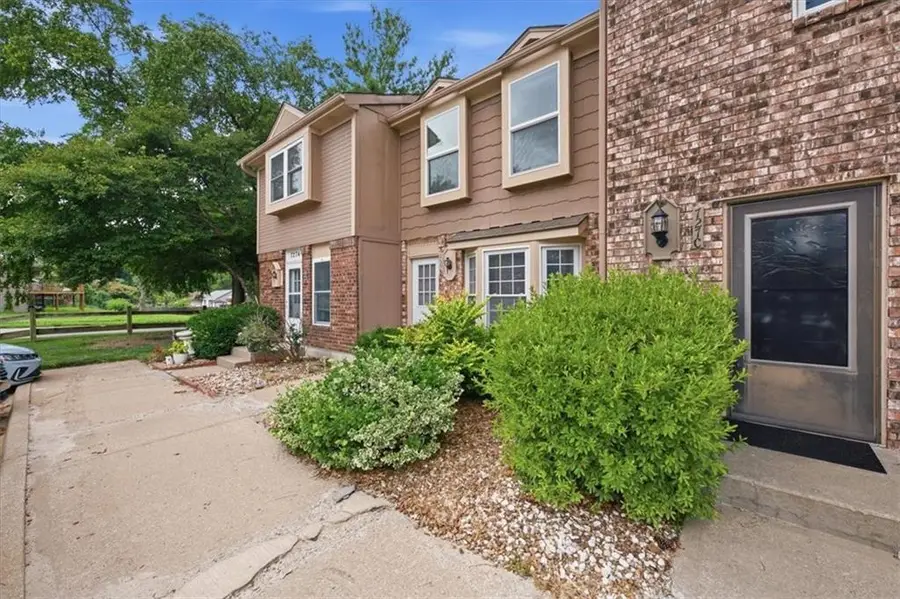 727 SW Liggett Road #B, Blue Springs, MO 64015 - #3