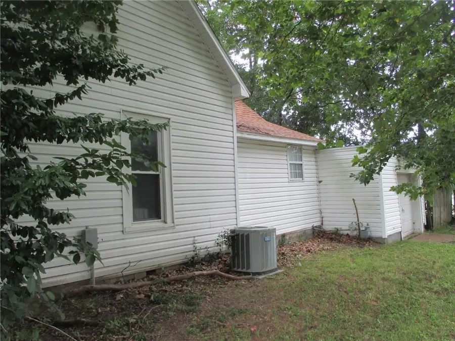 1700 E 7th Street, Sedalia, MO 65301 - #2