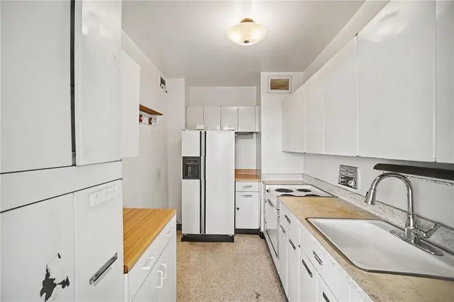 333 W Meyer Boulevard #909, Kansas City, MO 64113 - #2