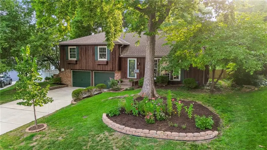 10006 Linden Street, Overland Park, KS 66207 - #3