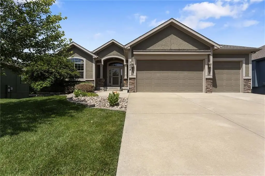 7804 N Walrond Avenue, Kansas City, MO 64119 - #1