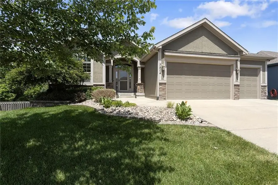 7804 N Walrond Avenue, Kansas City, MO 64119 - #2
