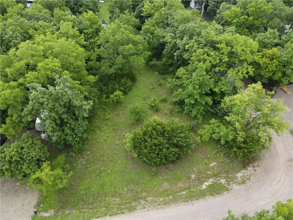 250 Fawn Valley Drive, La Cygne, KS 66040 - #1