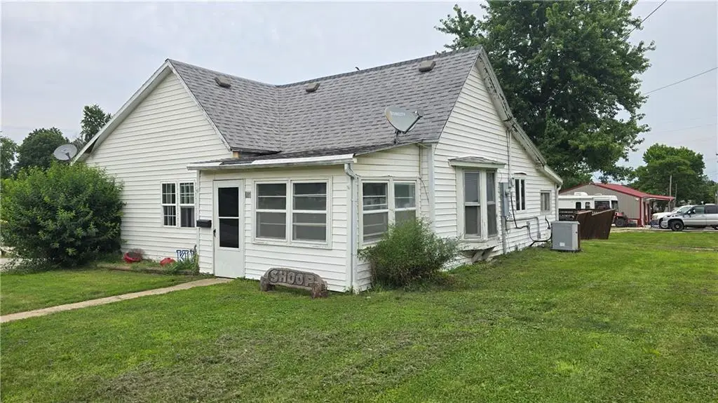 703 Chicago Street, Chillicothe, MO 64601 - #1