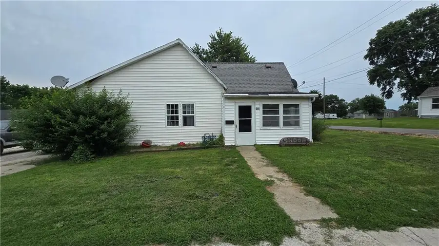 703 Chicago Street, Chillicothe, MO 64601 - #2