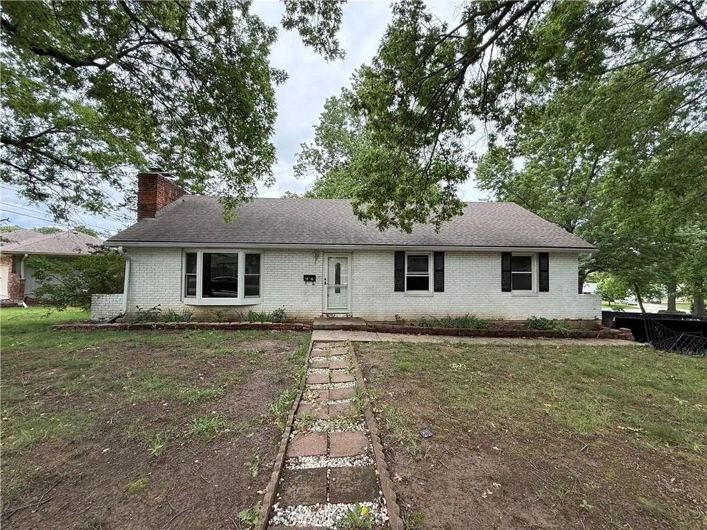 5008 Spring Street, Kansas City, MO 64133 - #1