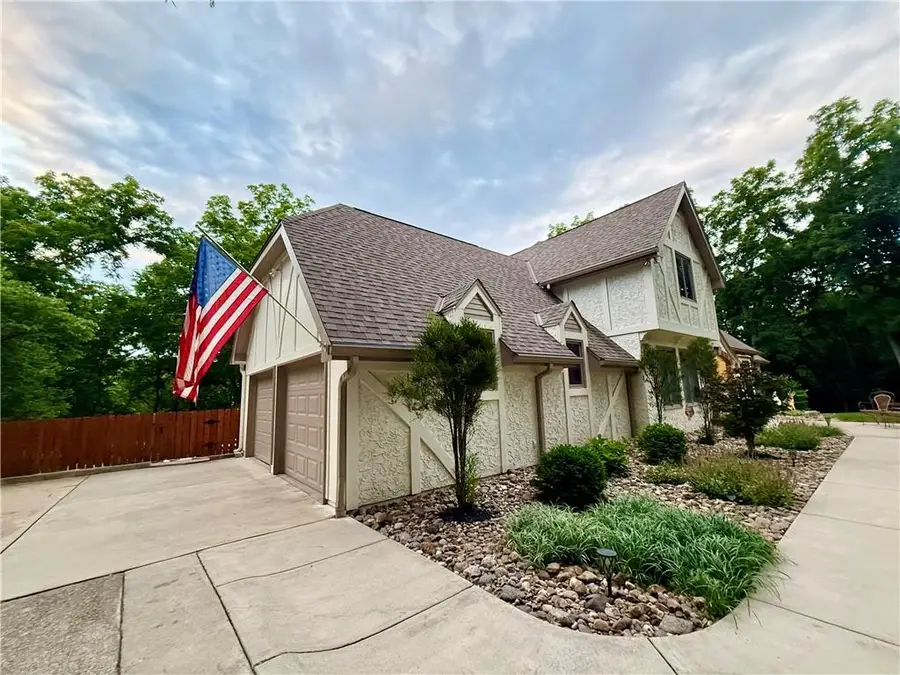1911 NW Wildwood Court, Blue Springs, MO 64015 - #3