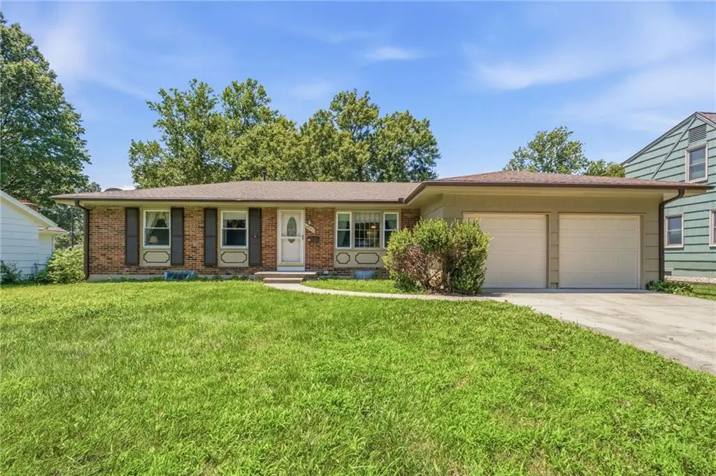 4962 NE Chouteau Drive, Kansas City, MO 64119 - #1