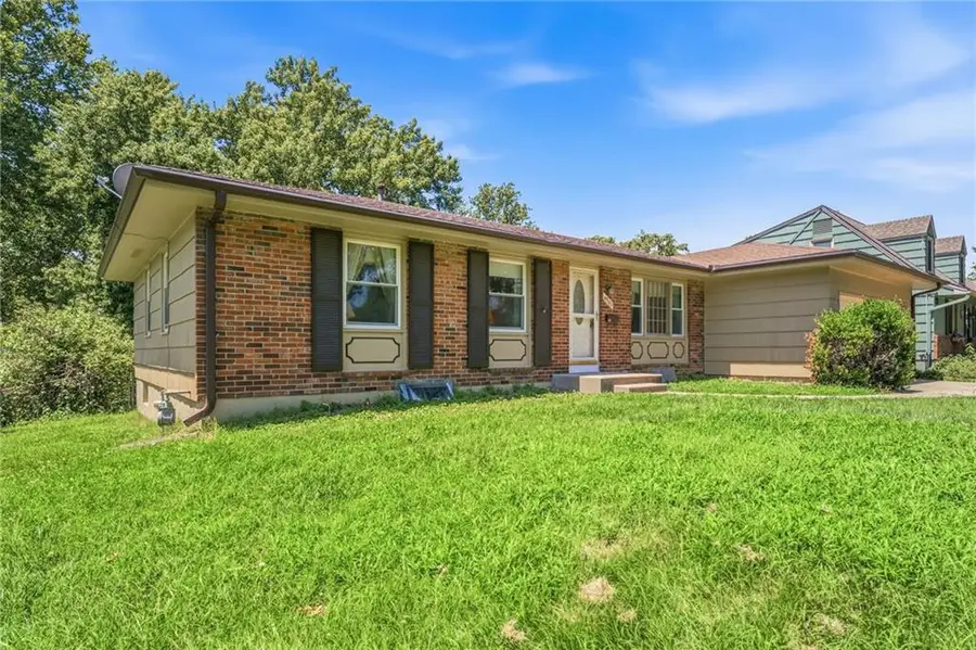 4962 NE Chouteau Drive, Kansas City, MO 64119 - #3