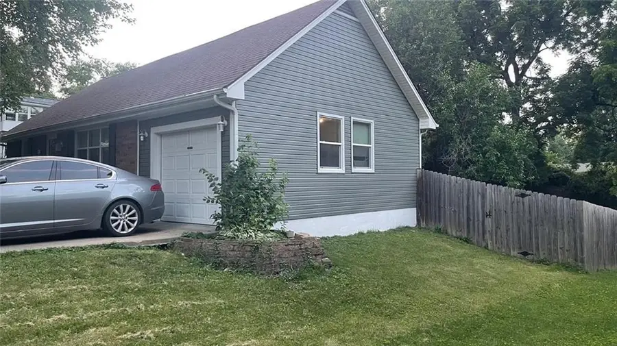 3101 Douglas Street, Saint Joseph, MO 64506 - #2