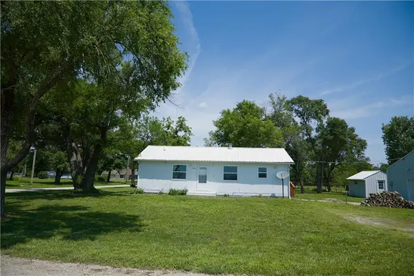 163 6th Street, Wellsville, KS 66092