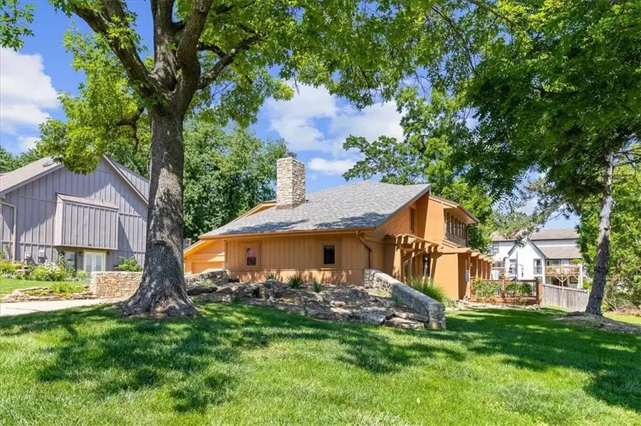 5717 Hauser Street, Shawnee, KS 66216 - #2