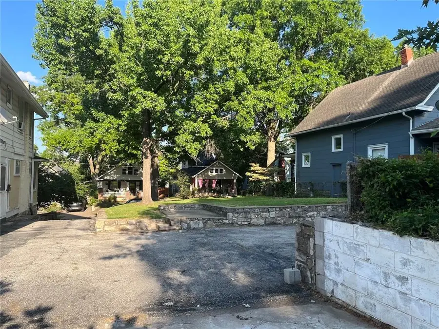 4514 Terrace Street, Kansas City, MO 64111 - #3