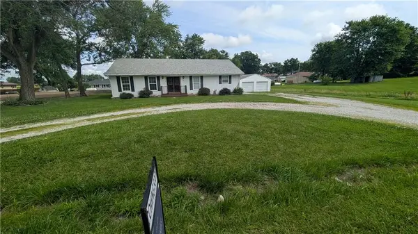 107 E Maple Street, Polo, MO 64671