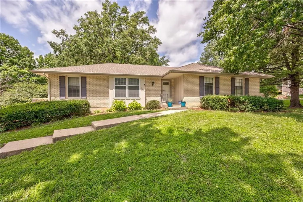 2504 S 14th Street, Leavenworth, KS 66048 - #1