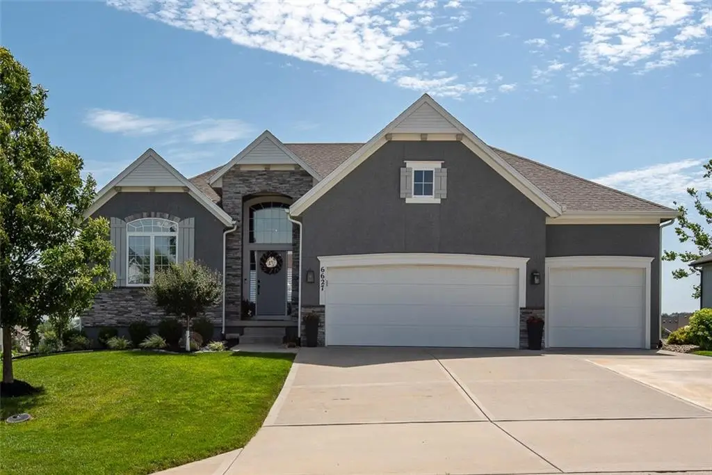 6627 Mccormick Drive, Shawnee, KS 66226 - #1
