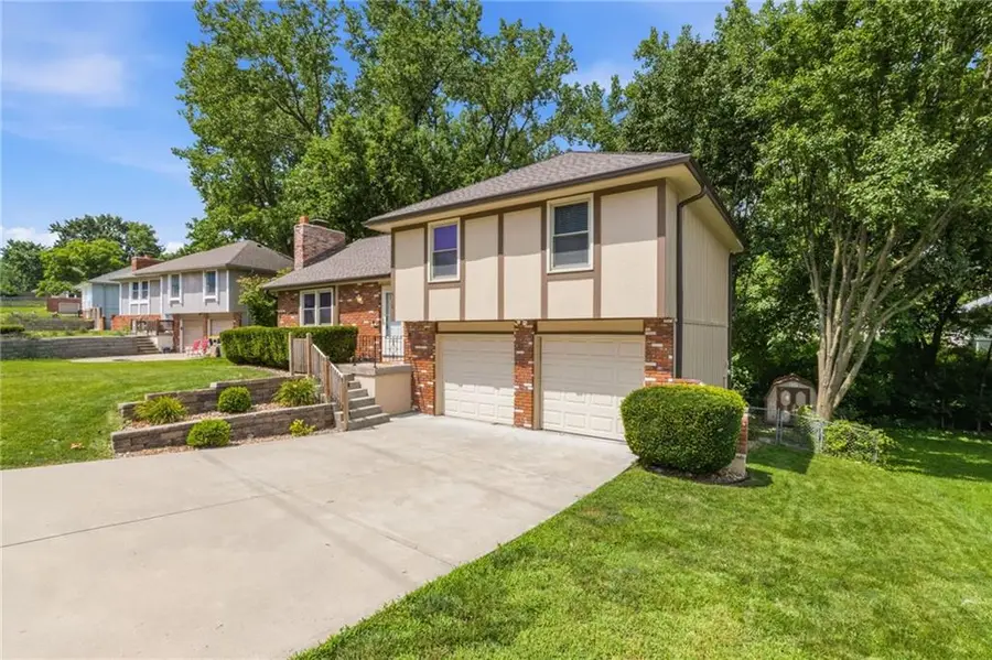 8008 N Garfield Avenue, Kansas City, MO 64118 - #2