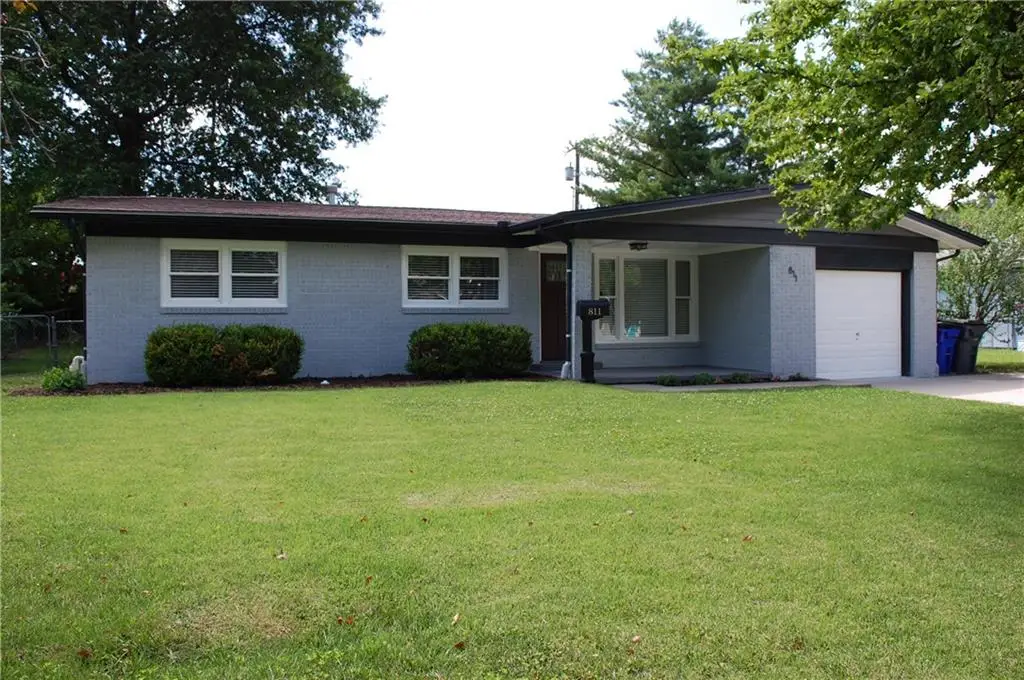 811 S Edgemere Drive, Olathe, KS 66061 - #1