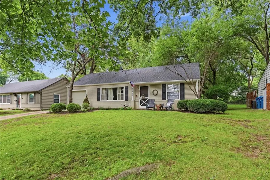 2800 W 78th Street, Prairie Village, KS 66208 - #2