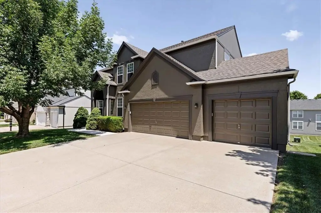 15609 Shawnee Drive, Overland Park, KS 66223 - #1