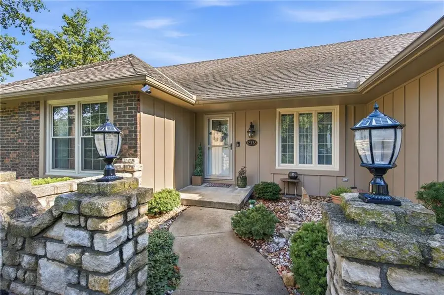 12338 Pinehurst Drive, Kansas City, KS 66109 - #3