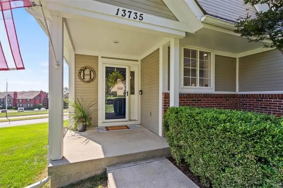 13735 Pembroke Circle, Leawood, KS 66224 - #3