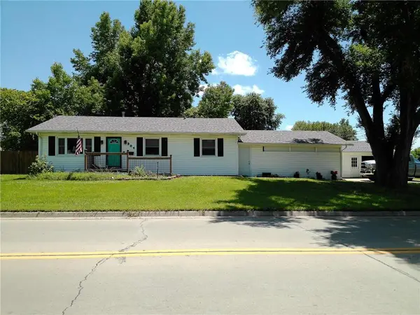 904 W 7th Street, Ottawa, KS 66067