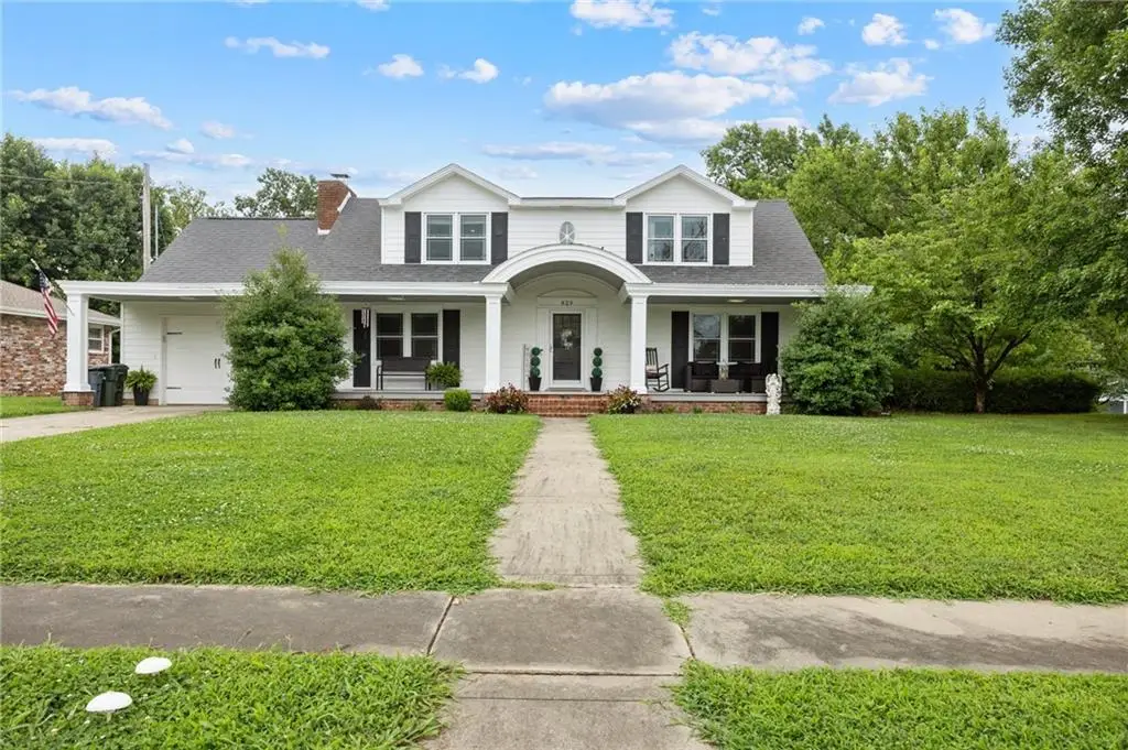 829 S College Street, Nevada, MO 64772 - #1