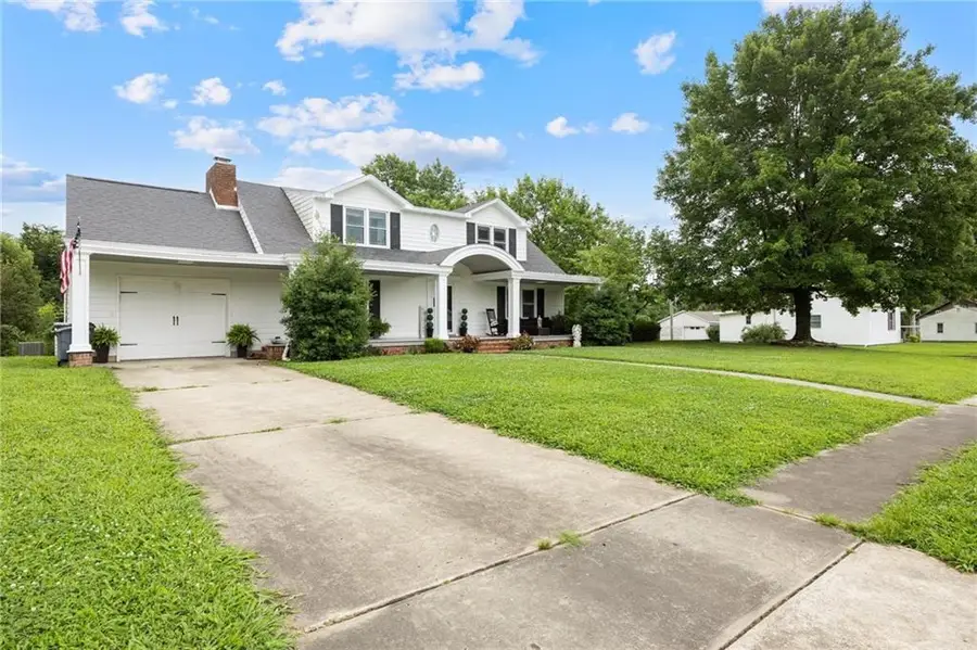 829 S College Street, Nevada, MO 64772 - #2