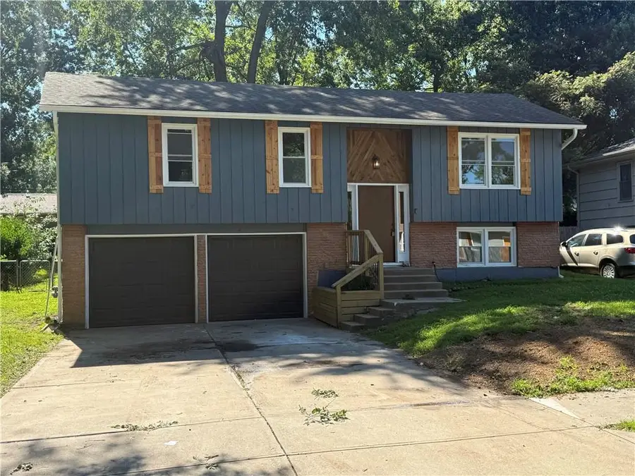 9406 Oakland Avenue, Kansas City, MO 64138 - #2
