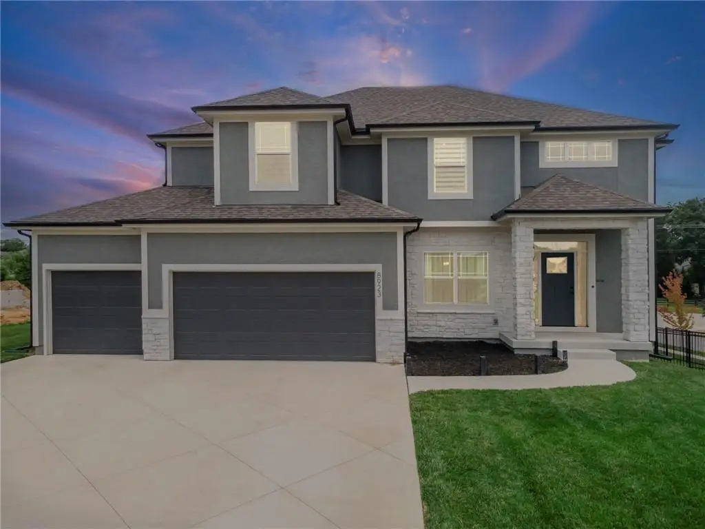 8923 N Poplar Avenue, Kansas City, MO 64156 - #1