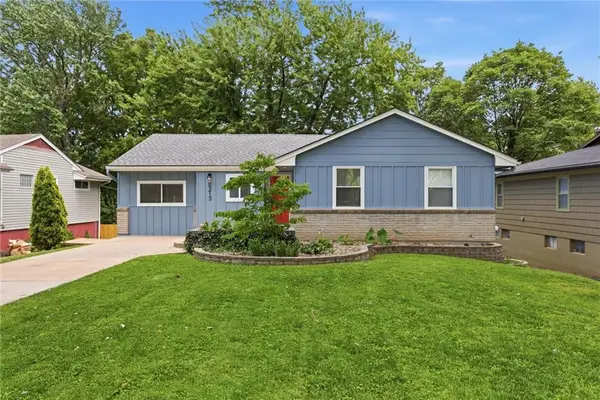 8213 Kenwood Avenue, Kansas City, MO 64131