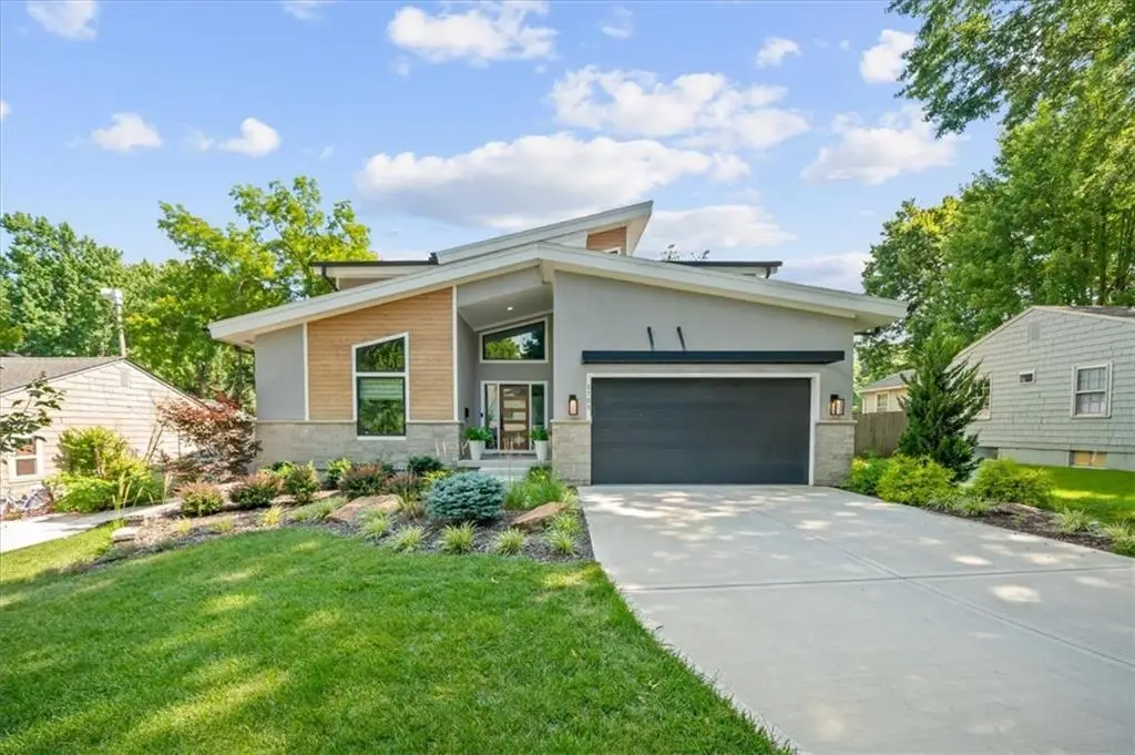 2705 W 74th Street, Prairie Village, KS 66208 - #1