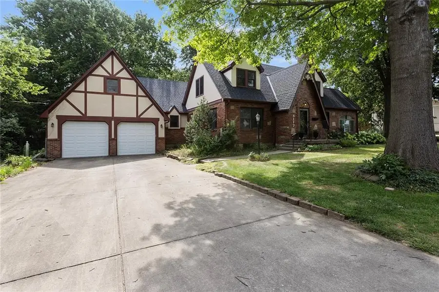 8117 Craig Street, Overland Park, KS 66204 - #3