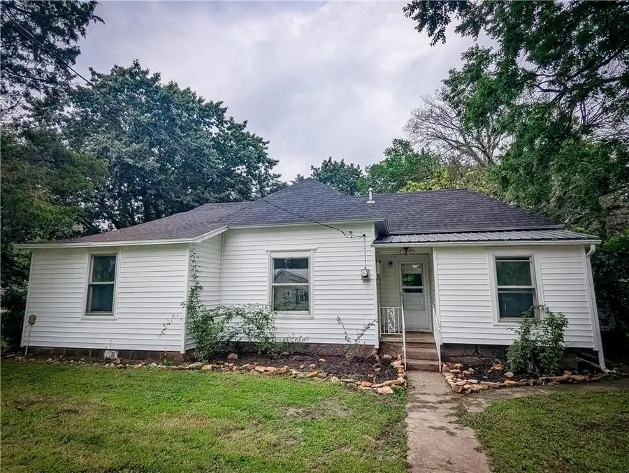 531 E Elm Street, Moundville, MO 64771 - #2