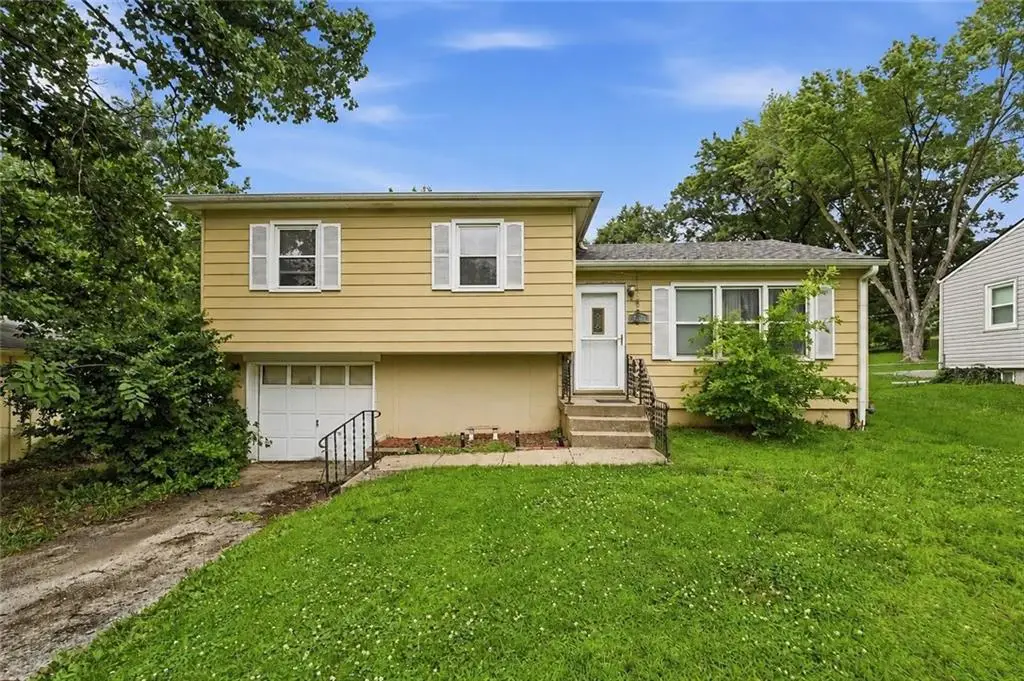 4400 NE Sunnybrook Lane, Kansas City, MO 64117 - #1