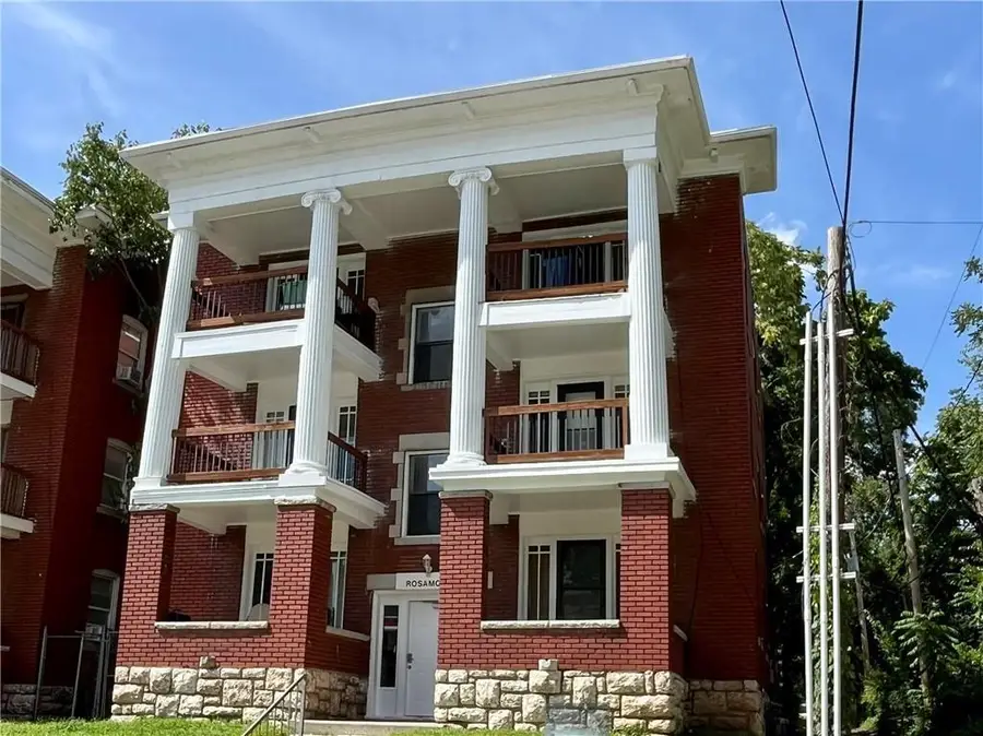 2408 E 29th Street, Kansas City, MO 64109 - #2