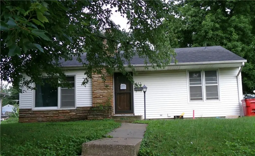 303 S 27th Street, Lexington, MO 64067 - #1