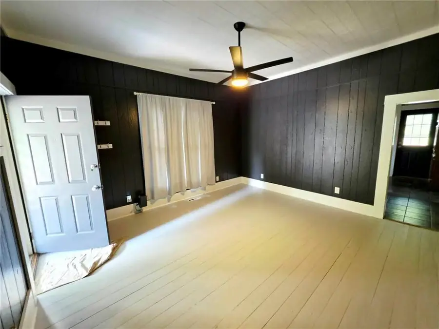903 Oak Street, Pittsburg, KS 66762 - #2
