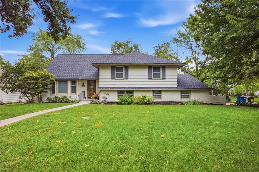 7419 Booth Street, Prairie Village, KS 66208 - #1