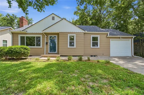 8107 Ward Parkway, Kansas City, MO 64114