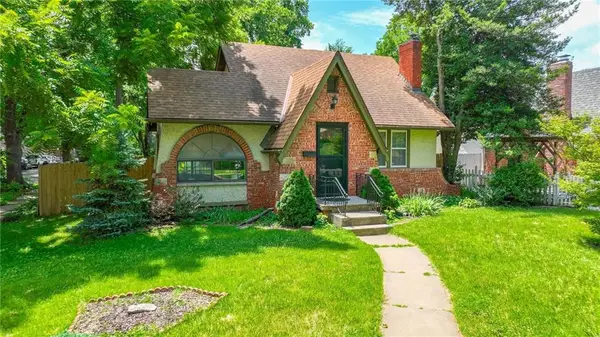 3715 Gladstone Boulevard, Kansas City, MO 64123