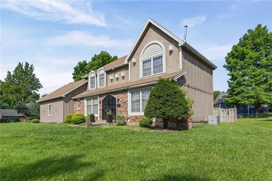 12420 Cambridge Avenue, Grandview, MO 64030 - #2
