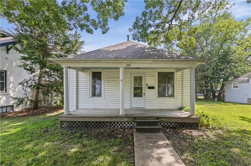 307 E Miami Street, Paola, KS 66071 - #1