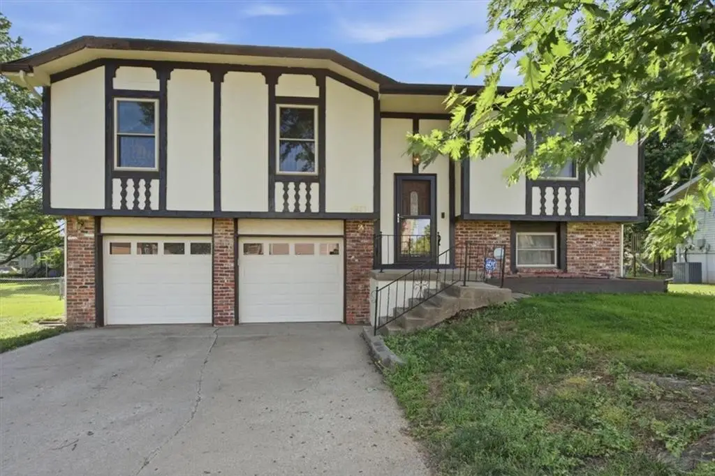 2931 S 53rd Terrace, Kansas City, KS 66106 - #1