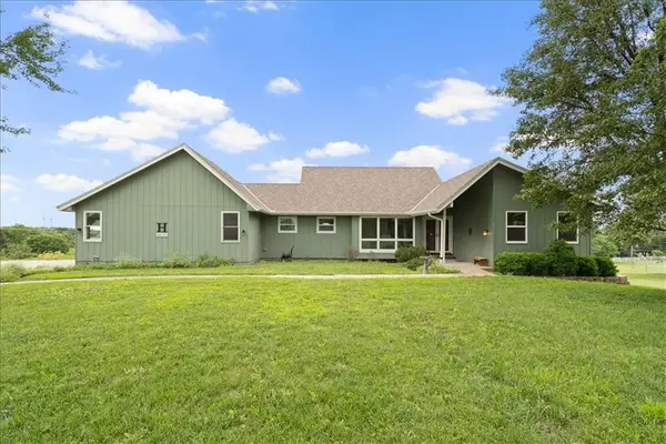 28035 W 89th Street, De Soto, KS 66018