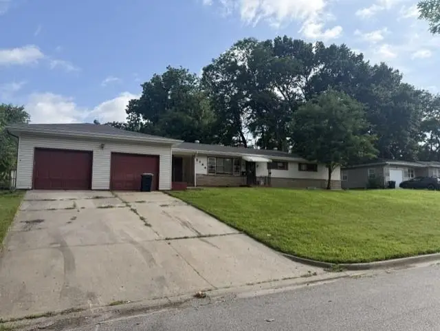 3104 E 53rd Street, Kansas City, MO 64130 - #1
