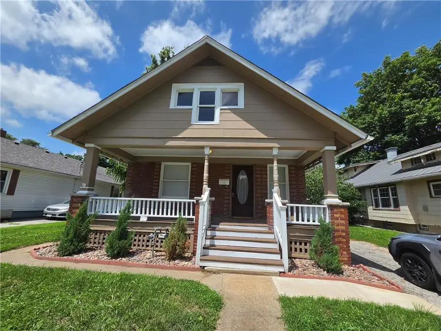 628 S Ash Avenue, Independence, MO 64053 - #2